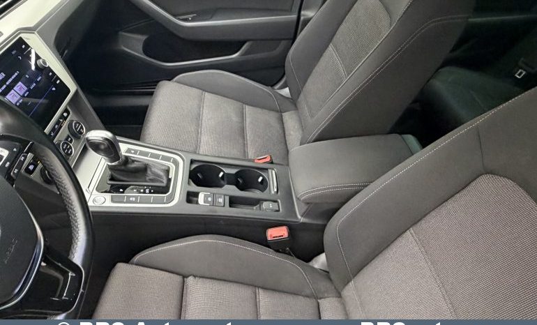 
								Volkswagen Passat 1.5 TSI DSG Automatas 2019 full									