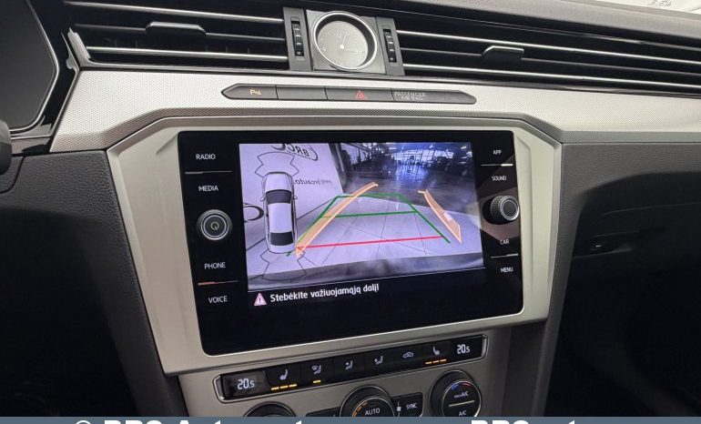 
								Volkswagen Passat 1.5 TSI DSG Automatas 2019 full									