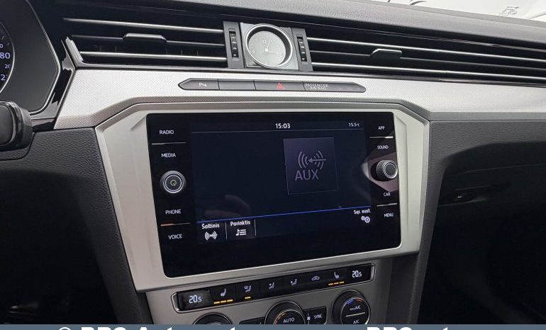 
								Volkswagen Passat 1.5 TSI DSG Automatas 2019 full									