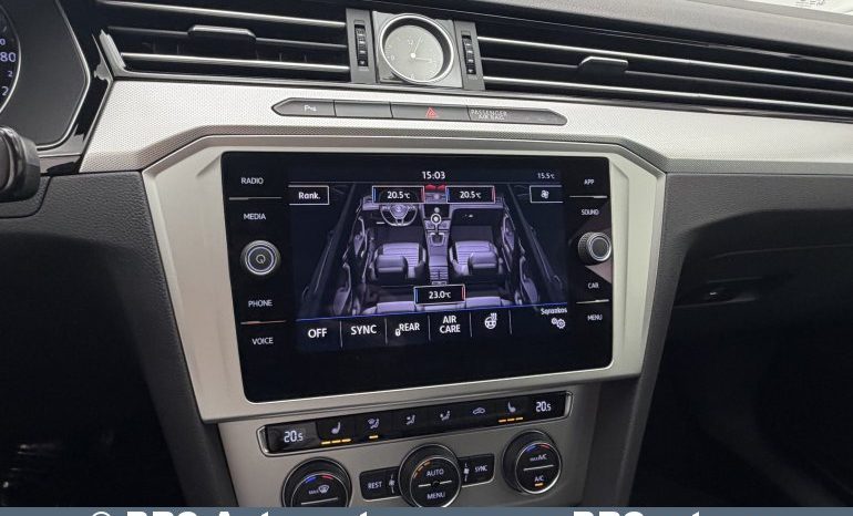 
								Volkswagen Passat 1.5 TSI DSG Automatas 2019 full									