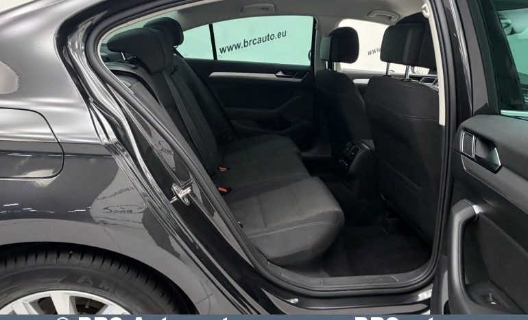 
								Volkswagen Passat 1.5 TSI DSG Automatas 2019 full									