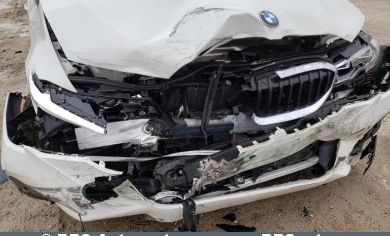 
								BMW 330 i Automatas 2021 full									