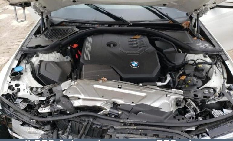 
								BMW 330 i Automatas 2021 full									