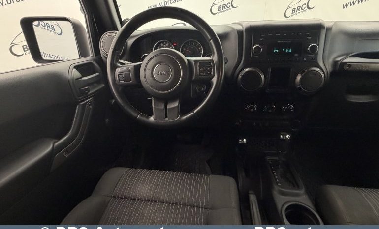 
								Jeep Wrangler 3.8 V6 Automatas 2011 full									