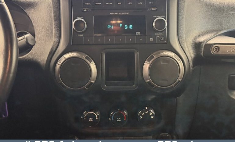 
								Jeep Wrangler 3.8 V6 Automatas 2011 full									