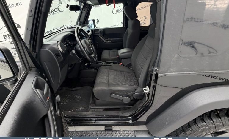 
								Jeep Wrangler 3.8 V6 Automatas 2011 full									