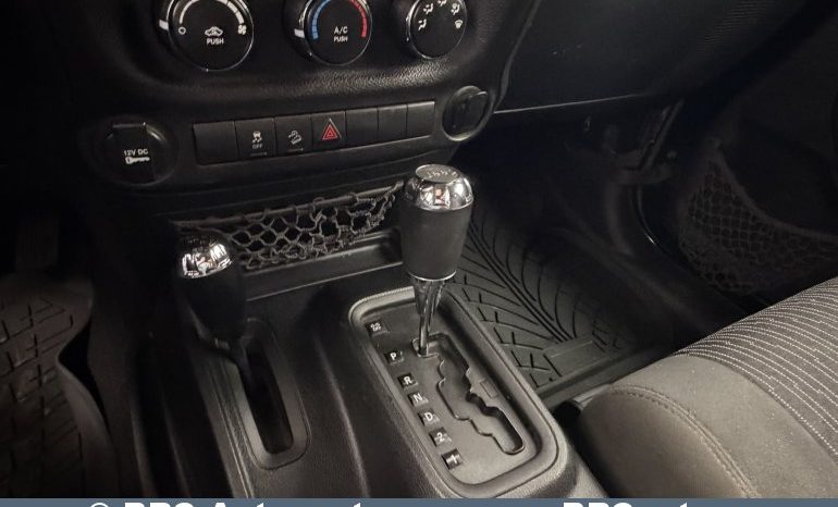 
								Jeep Wrangler 3.8 V6 Automatas 2011 full									