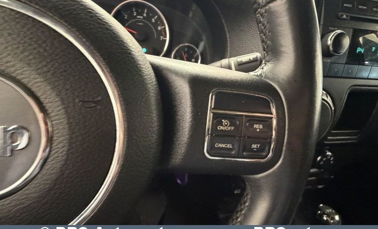 
								Jeep Wrangler 3.8 V6 Automatas 2011 full									