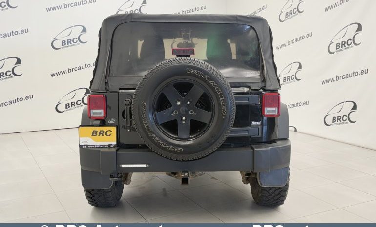 
								Jeep Wrangler 3.8 V6 Automatas 2011 full									