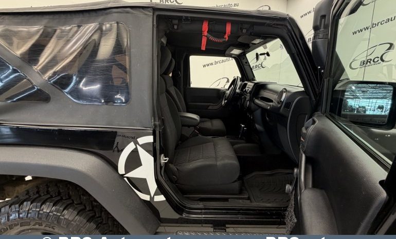 
								Jeep Wrangler 3.8 V6 Automatas 2011 full									