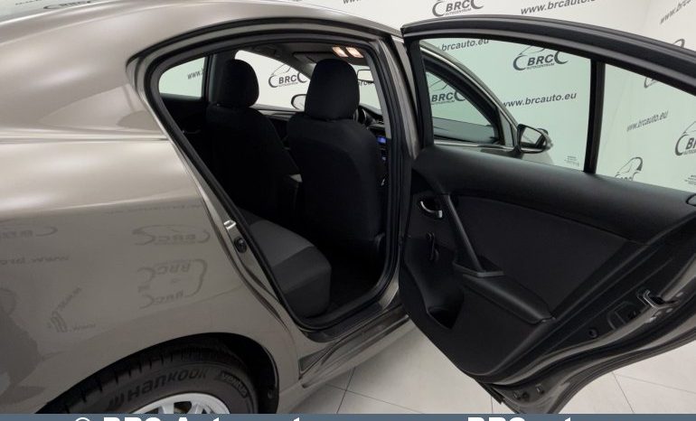 
								Toyota Avensis Sedan 1.6 Valvematic Standart 2017 full									