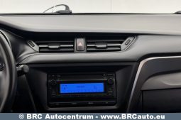 
										Toyota Avensis Sedan 1.6 Valvematic Standart 2017 full									