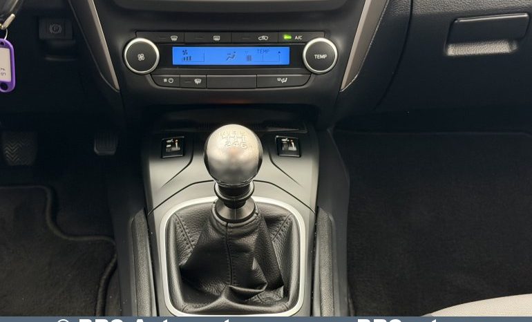 
								Toyota Avensis Sedan 1.6 Valvematic Standart 2017 full									