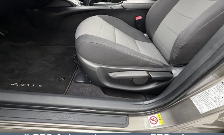 
								Toyota Avensis Sedan 1.6 Valvematic Standart 2017 full									