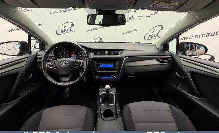 
								Toyota Avensis Sedan 1.6 Valvematic Standart 2017 full									