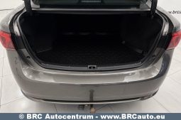 
										Toyota Avensis Sedan 1.6 Valvematic Standart 2017 full									