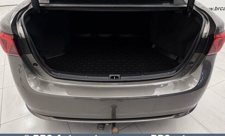 
								Toyota Avensis Sedan 1.6 Valvematic Standart 2017 full									