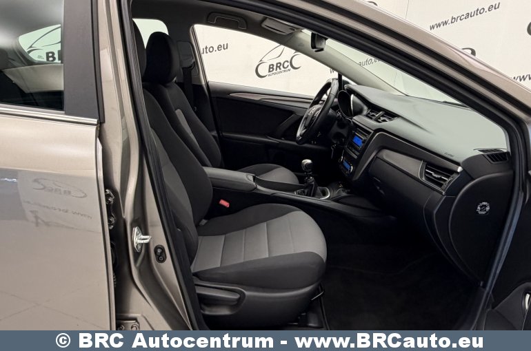Toyota Avensis Sedan 1.6 Valvematic Standart 2017