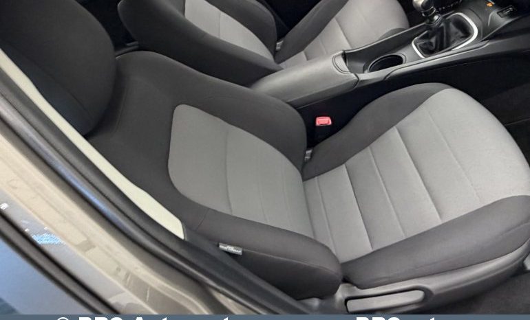 
								Toyota Avensis Sedan 1.6 Valvematic Standart 2017 full									