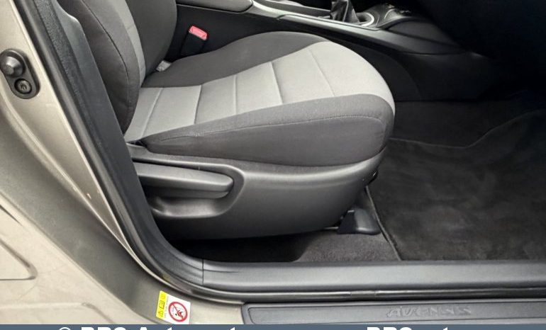 
								Toyota Avensis Sedan 1.6 Valvematic Standart 2017 full									