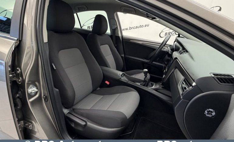 
								Toyota Avensis Sedan 1.6 Valvematic Standart 2017 full									