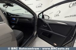 
										Toyota Avensis Sedan 1.6 Valvematic Standart 2017 full									