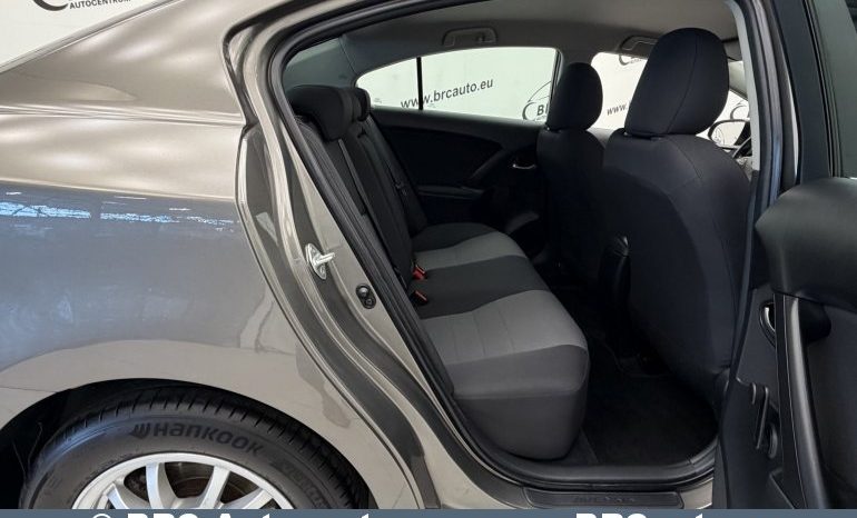 
								Toyota Avensis Sedan 1.6 Valvematic Standart 2017 full									