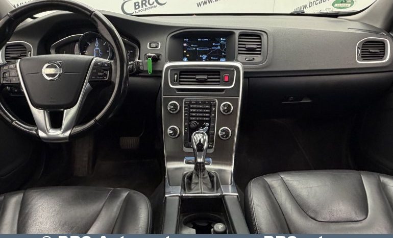 
								Volvo V60 D6 Plug-In AWD Twin Engine Automatas 2015 full									