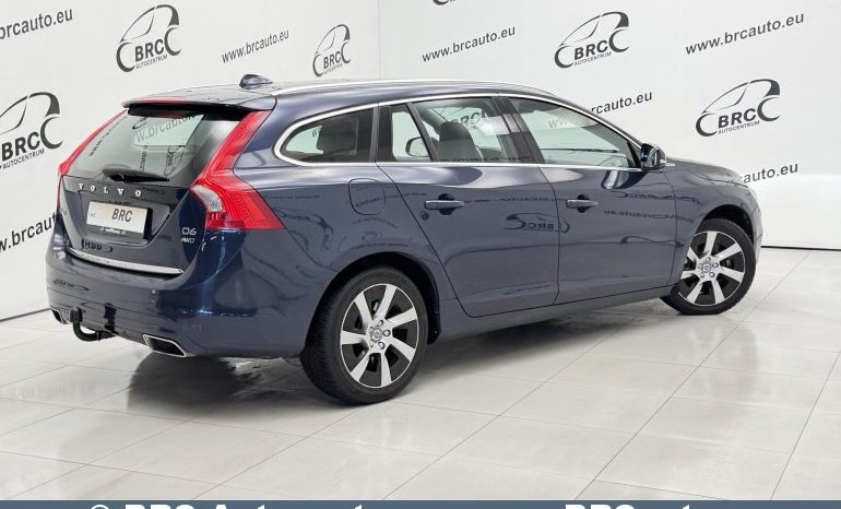 
								Volvo V60 D6 Plug-In AWD Twin Engine Automatas 2015 full									