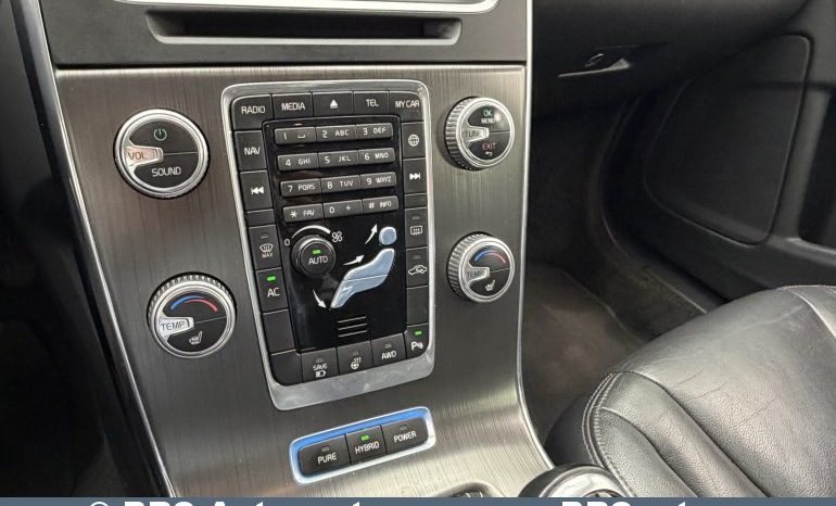 
								Volvo V60 D6 Plug-In AWD Twin Engine Automatas 2015 full									