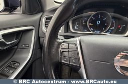 
										Volvo V60 D6 Plug-In AWD Twin Engine Automatas 2015 full									