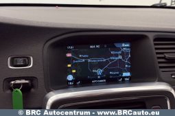 
										Volvo V60 D6 Plug-In AWD Twin Engine Automatas 2015 full									