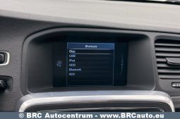 
										Volvo V60 D6 Plug-In AWD Twin Engine Automatas 2015 full									