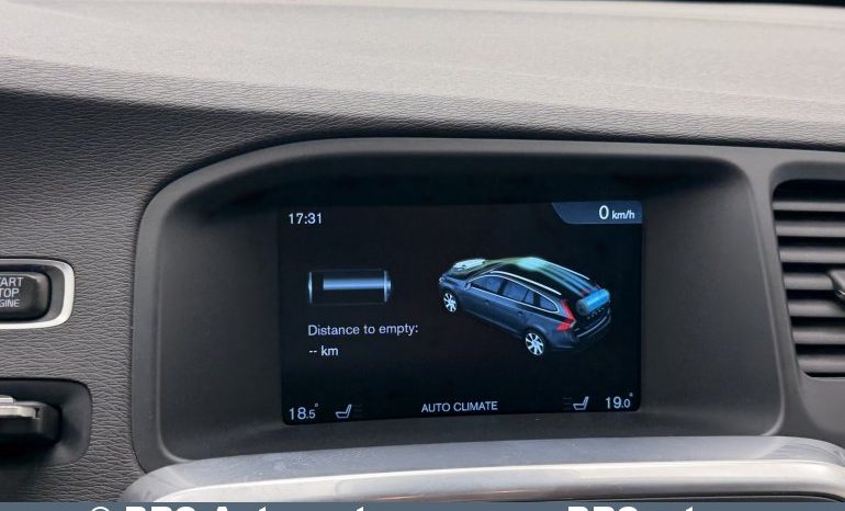 
								Volvo V60 D6 Plug-In AWD Twin Engine Automatas 2015 full									