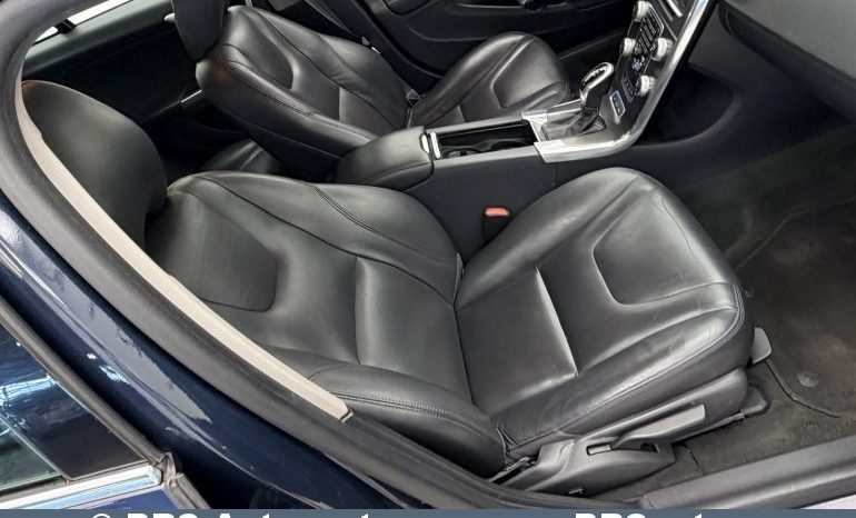 
								Volvo V60 D6 Plug-In AWD Twin Engine Automatas 2015 full									