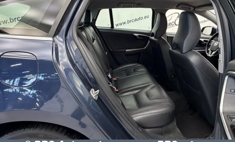 
								Volvo V60 D6 Plug-In AWD Twin Engine Automatas 2015 full									