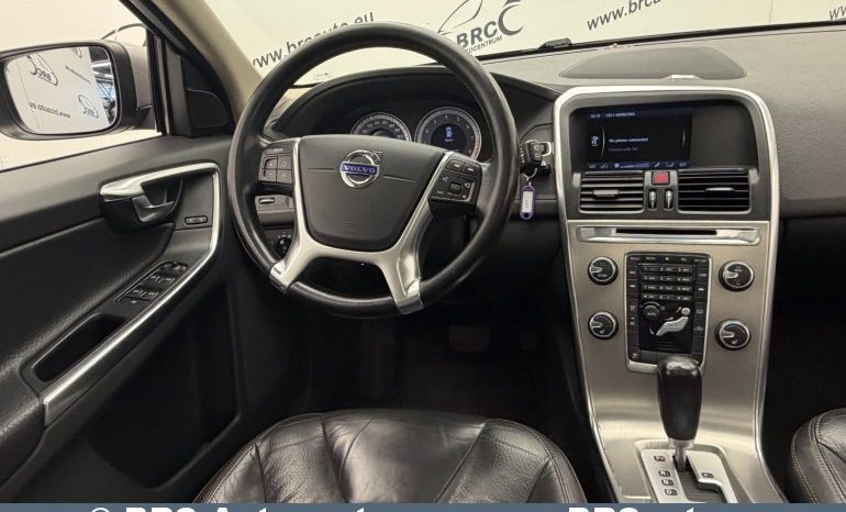 
								Volvo XC 60 3.2i Automatas 2012 full									