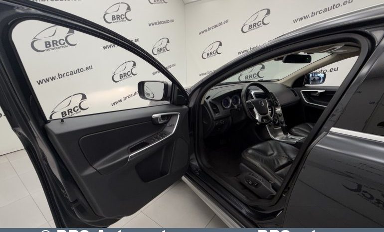 
								Volvo XC 60 3.2i Automatas 2012 full									