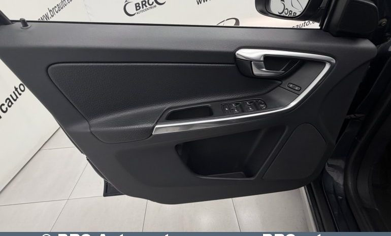 
								Volvo XC 60 3.2i Automatas 2012 full									