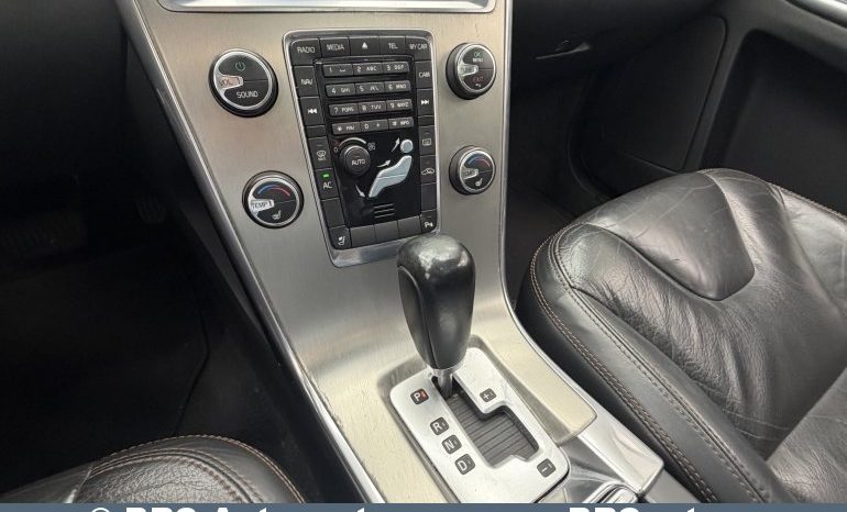 
								Volvo XC 60 3.2i Automatas 2012 full									