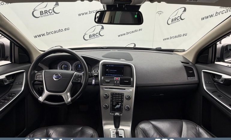 
								Volvo XC 60 3.2i Automatas 2012 full									