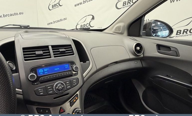 
								Chevrolet Aveo 1.4i Automatas 2013 full									