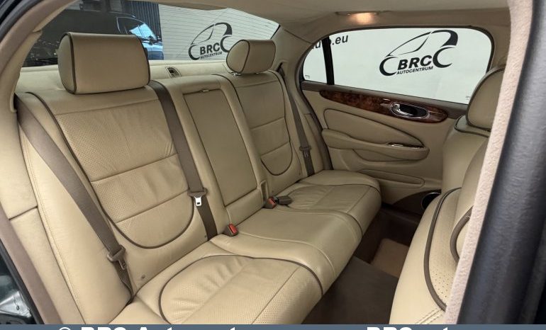 
								Jaguar XJ 4.2 Vanden Plas Automatas 2008 full									