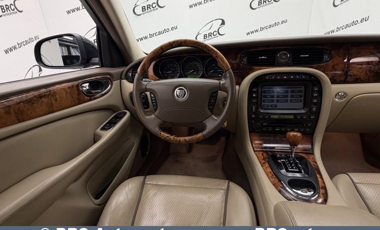 
								Jaguar XJ 4.2 Vanden Plas Automatas 2008 full									