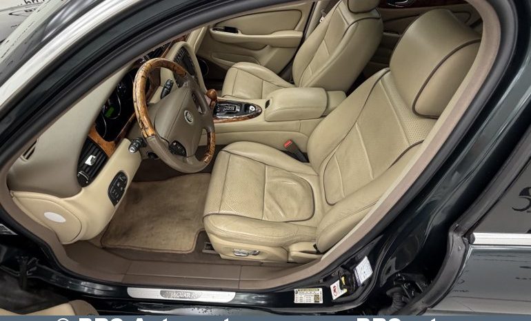 
								Jaguar XJ 4.2 Vanden Plas Automatas 2008 full									