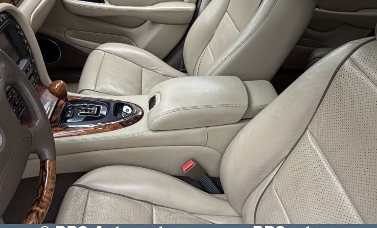 
								Jaguar XJ 4.2 Vanden Plas Automatas 2008 full									