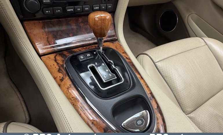 
								Jaguar XJ 4.2 Vanden Plas Automatas 2008 full									