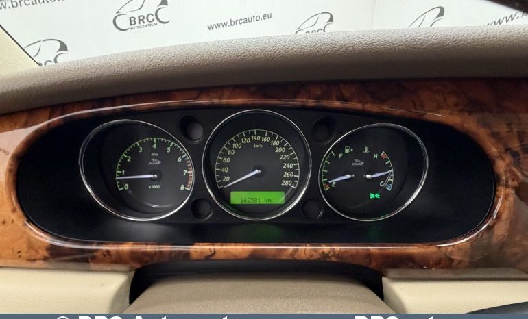 
								Jaguar XJ 4.2 Vanden Plas Automatas 2008 full									
