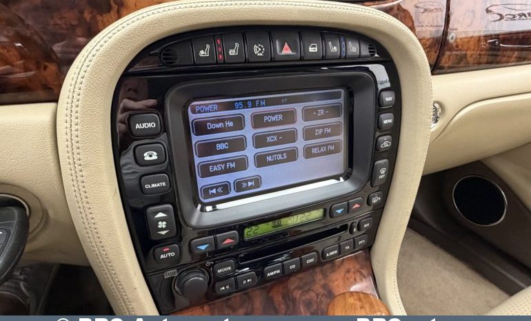
								Jaguar XJ 4.2 Vanden Plas Automatas 2008 full									
