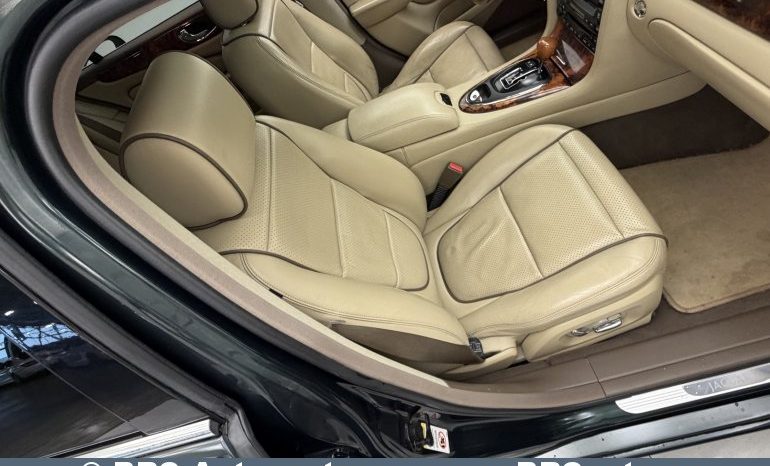 
								Jaguar XJ 4.2 Vanden Plas Automatas 2008 full									